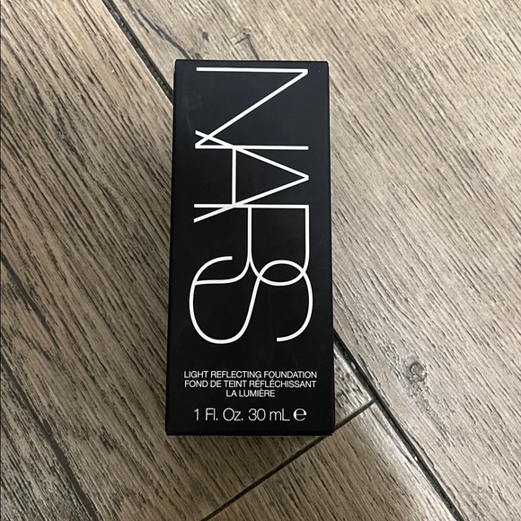 NARS Light Reflecting Advanced Skincare Foundation Shade Light 3 Gobi NEW NWT - Picture 3 of 7